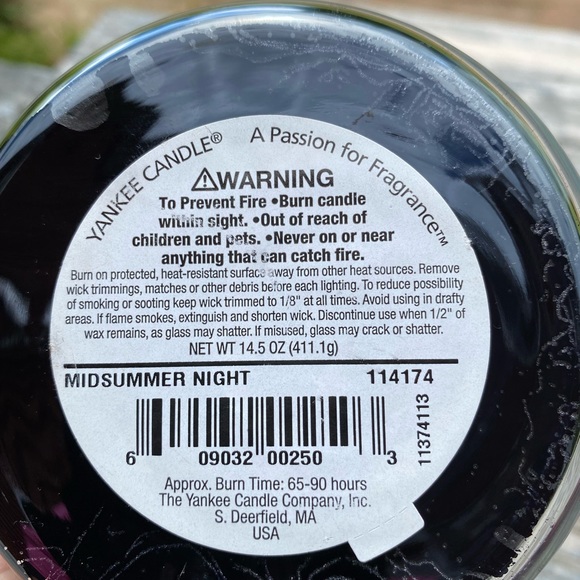 Yankee Candle Midsummer’s Night 14.5 oz jar candle, new - Picture 2 of 3